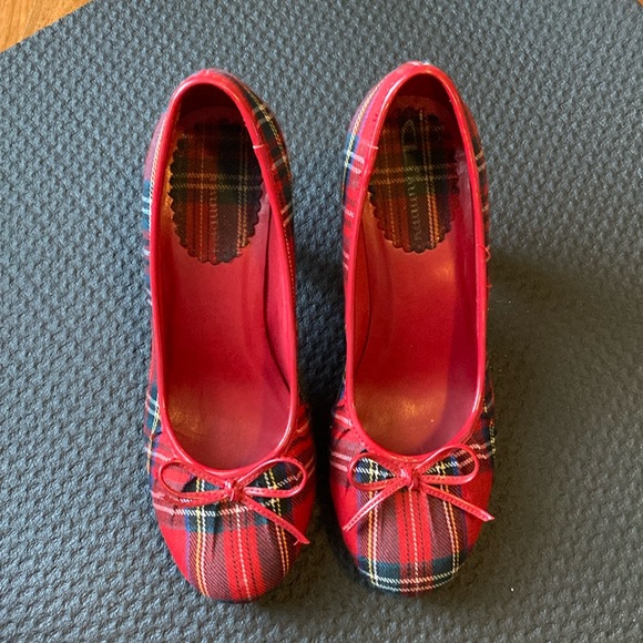 Chinese laundry pumps - Picture 1 of 5